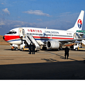 曹家堡航空空运航空快运业稳步发展的原因是什么？
